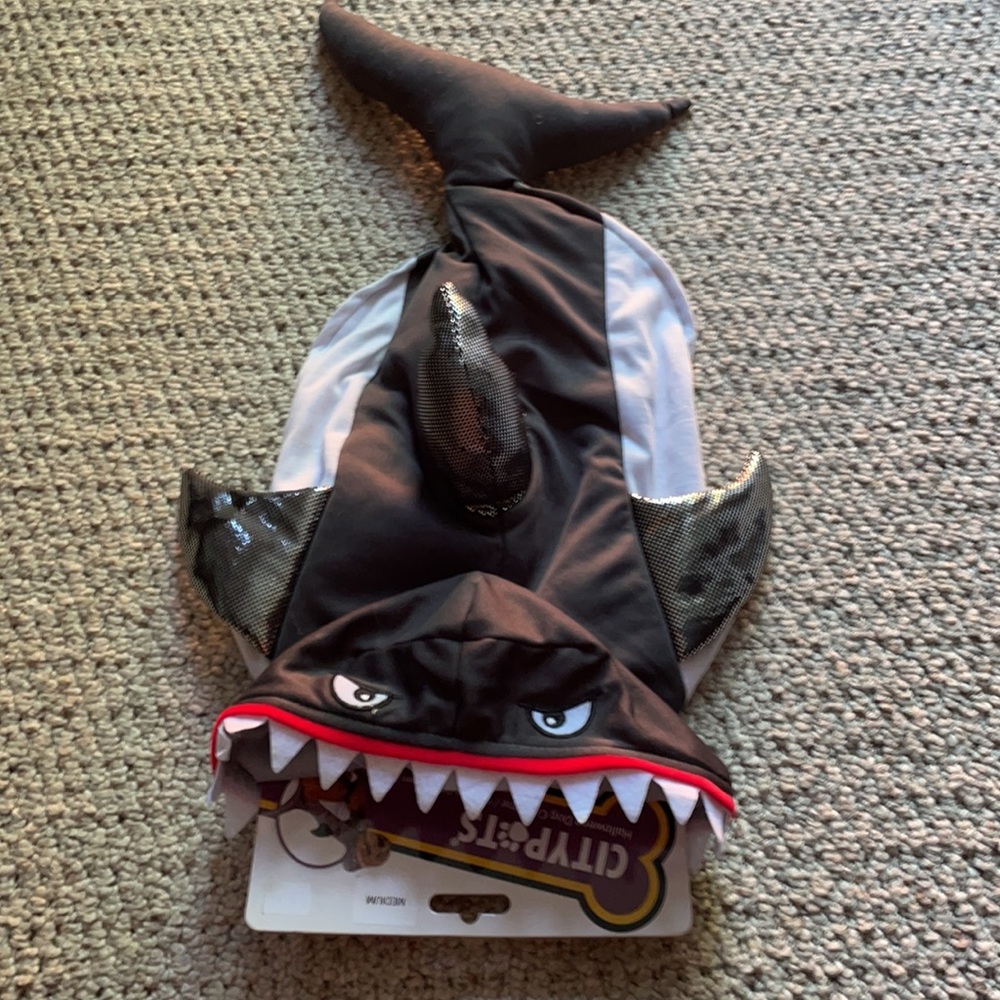🦈 Dog Halloween Costume
